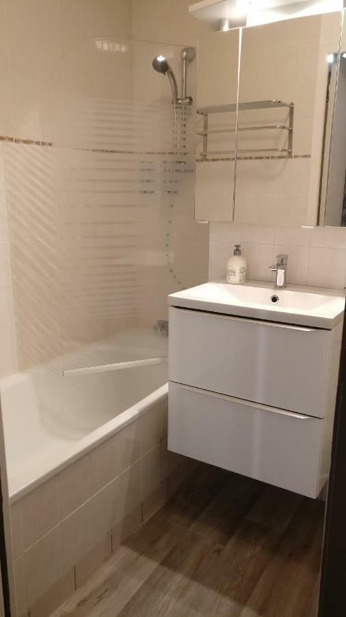 Studio Royal By Beds4Wanderlust - Place Du Marche Avec Parking Prive Fontainebleau Exterior foto