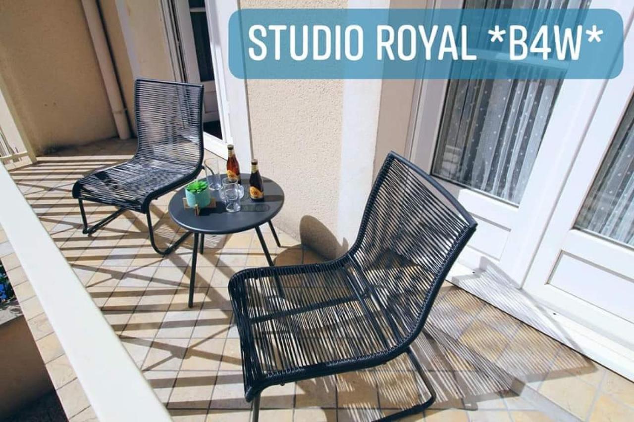 Studio Royal By Beds4Wanderlust - Place Du Marche Avec Parking Prive Fontainebleau Exterior foto